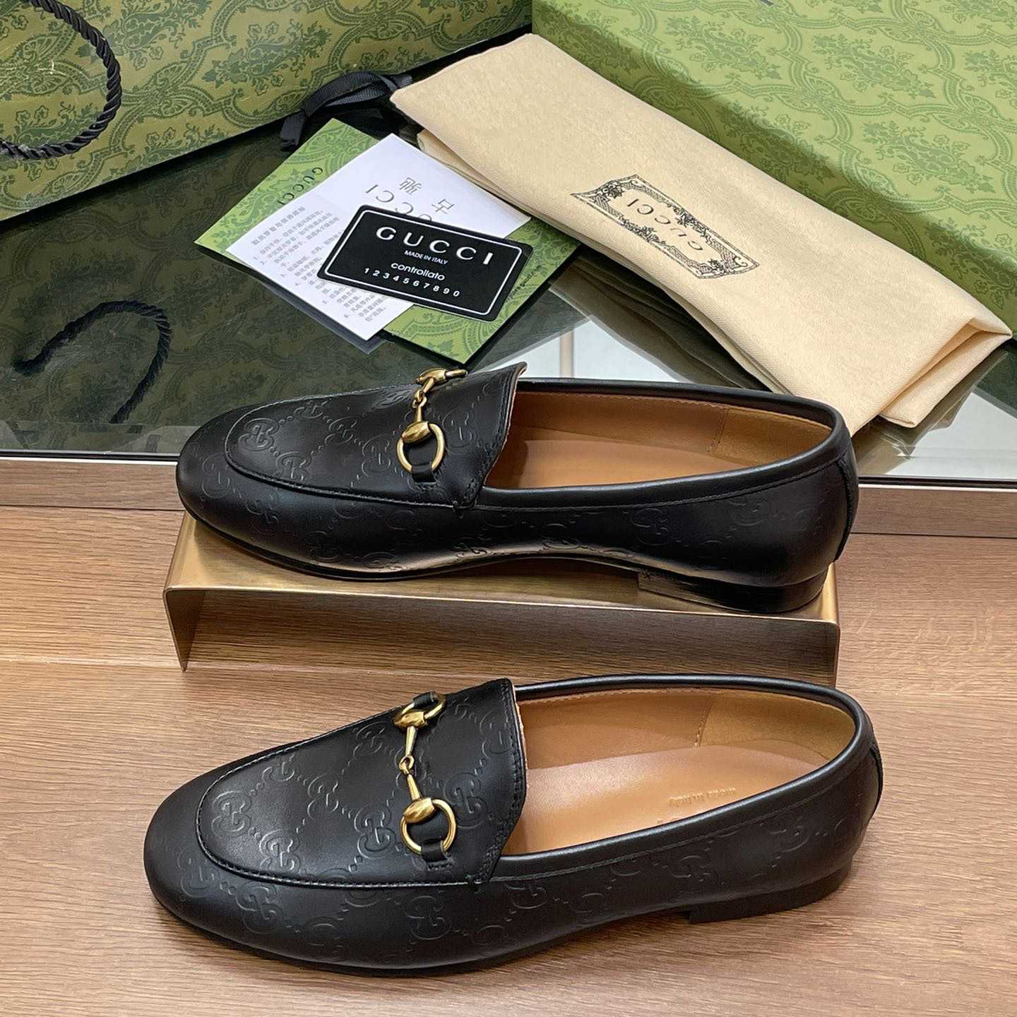 Gucci Women's Gucci Jordaan Loafer - FashionPlug