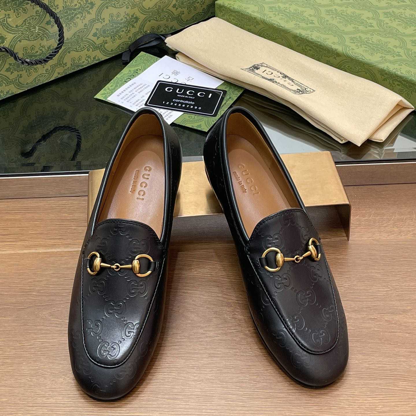Gucci Women's Gucci Jordaan Loafer - FashionPlug