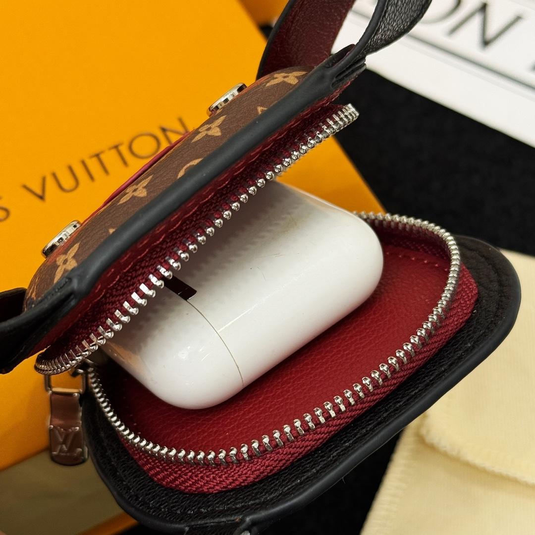 Louis Vuitton 57th Street NYC LV Dog Bag Charm  M02272 - FashionPlug