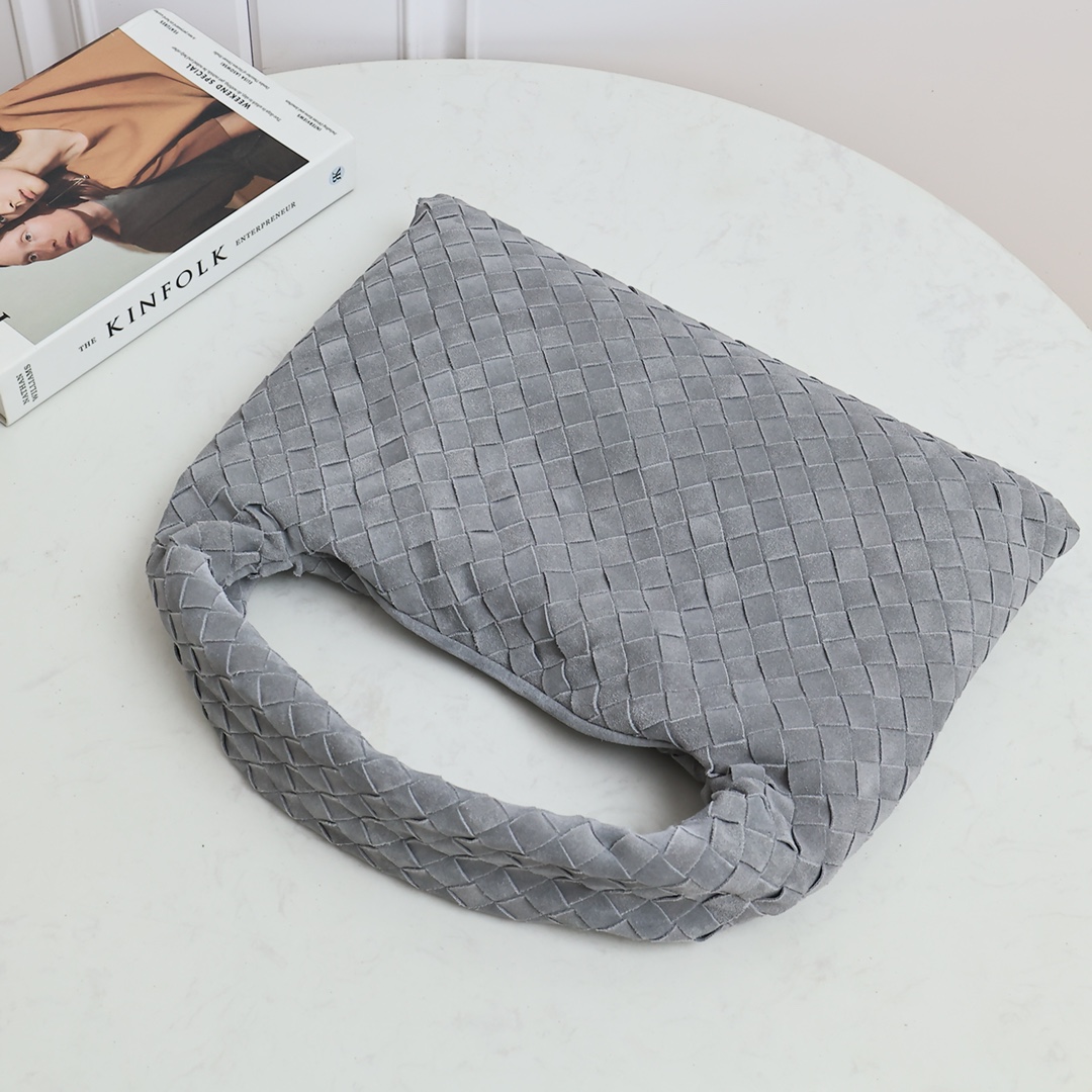 Bottega Veneta Hop  - FashionPlug