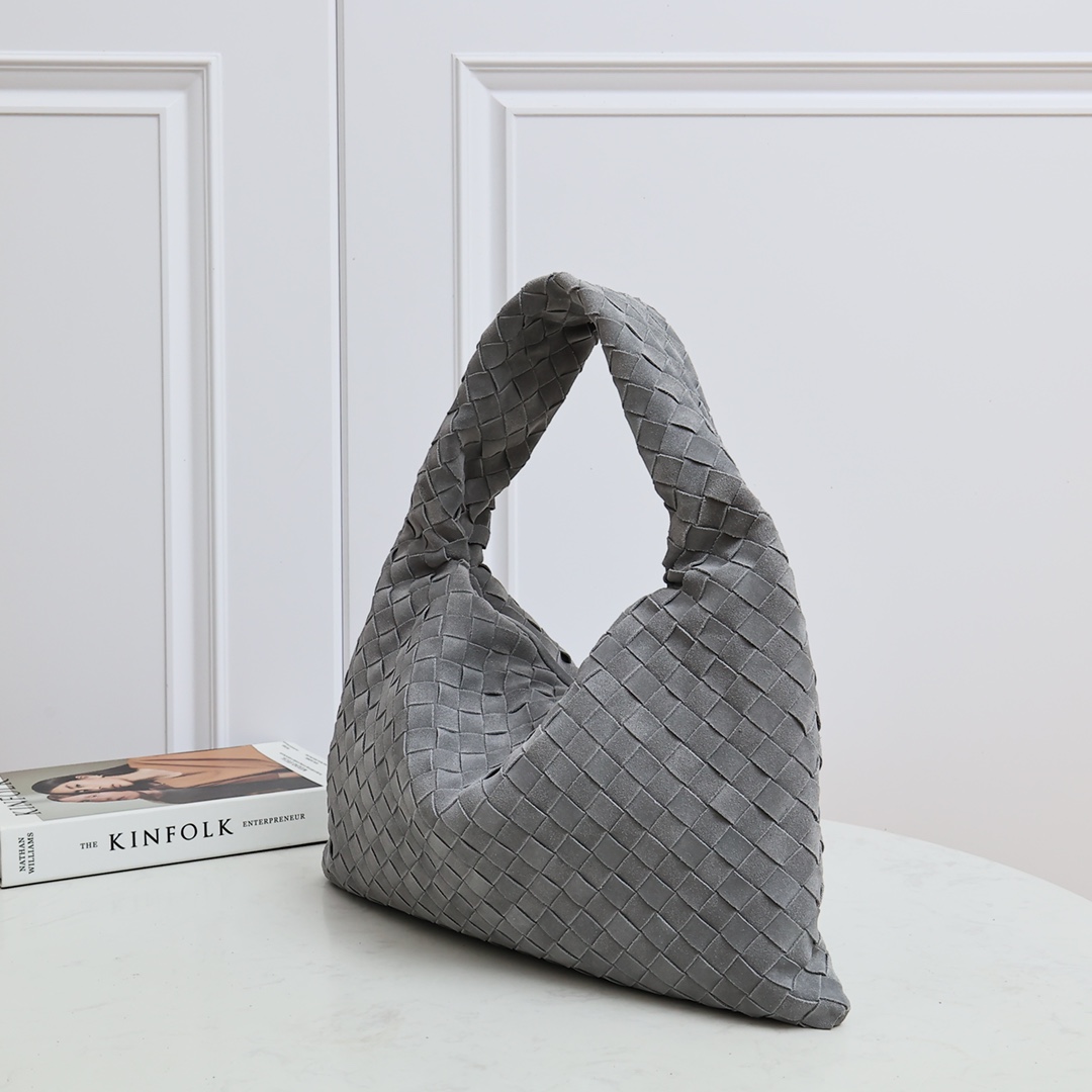 Bottega Veneta Hop  - FashionPlug