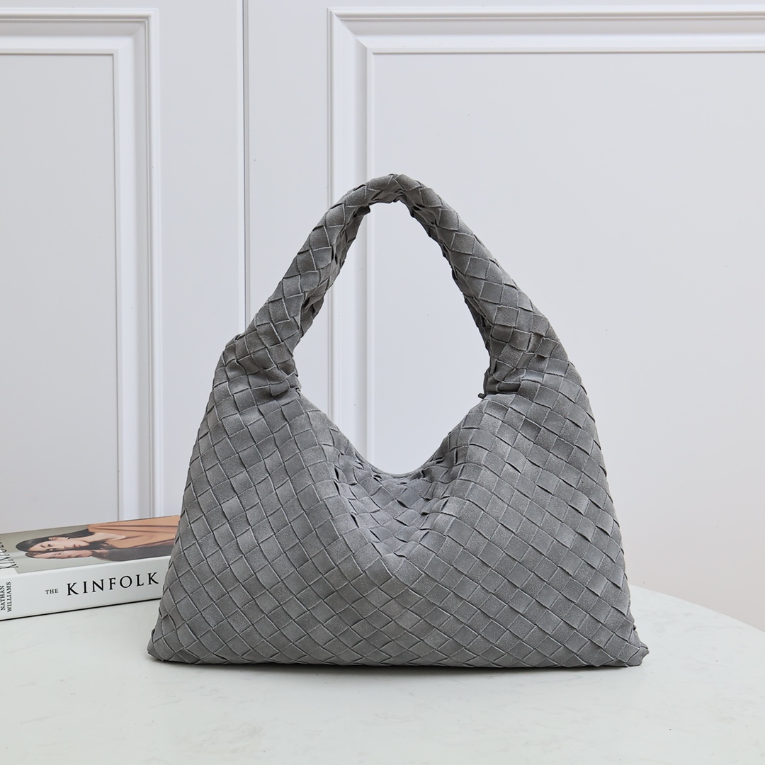 Bottega Veneta Hop  - FashionPlug
