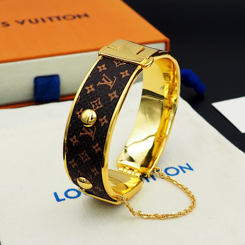 Louis Vuitton LV Signature Bracelet   M1434S - FashionPlug