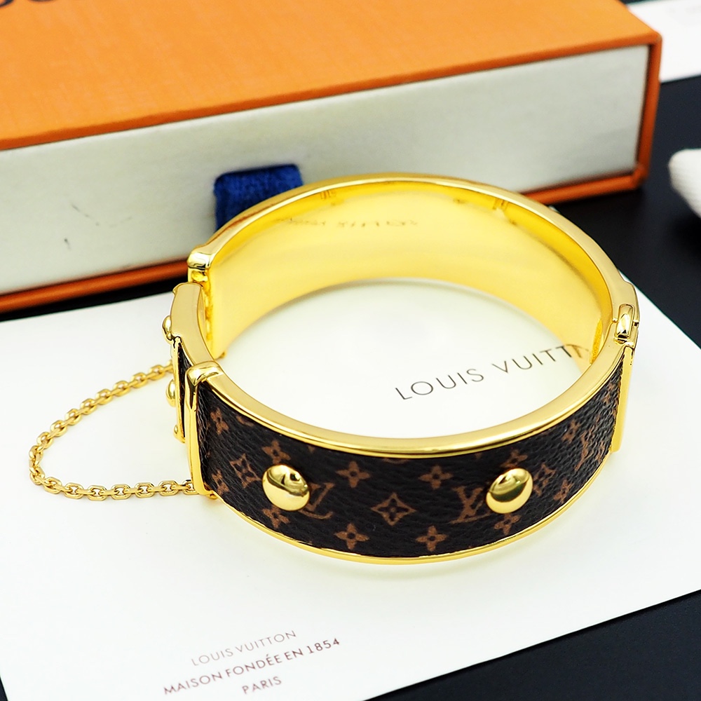Louis Vuitton LV Signature Bracelet   M1434S - FashionPlug