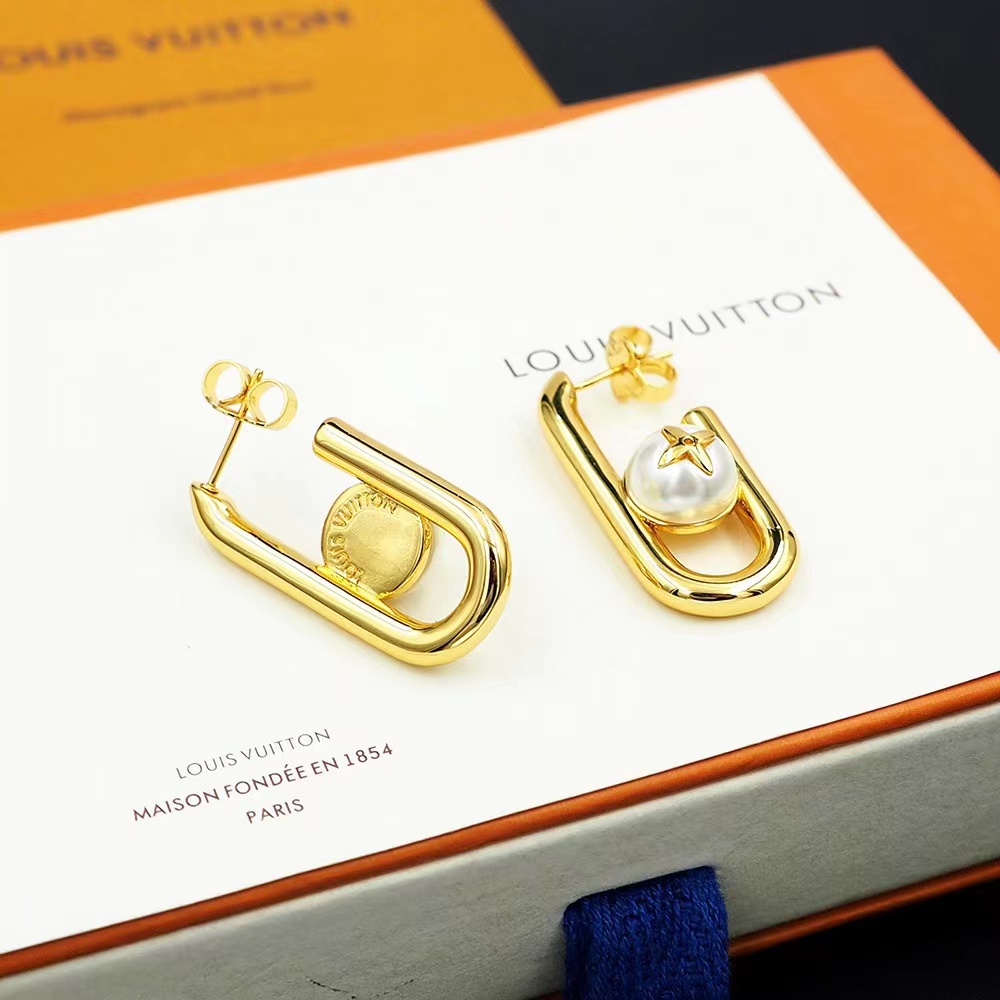 Louis Vuitton My LV Chain Pearls Earrings   M01451 - FashionPlug