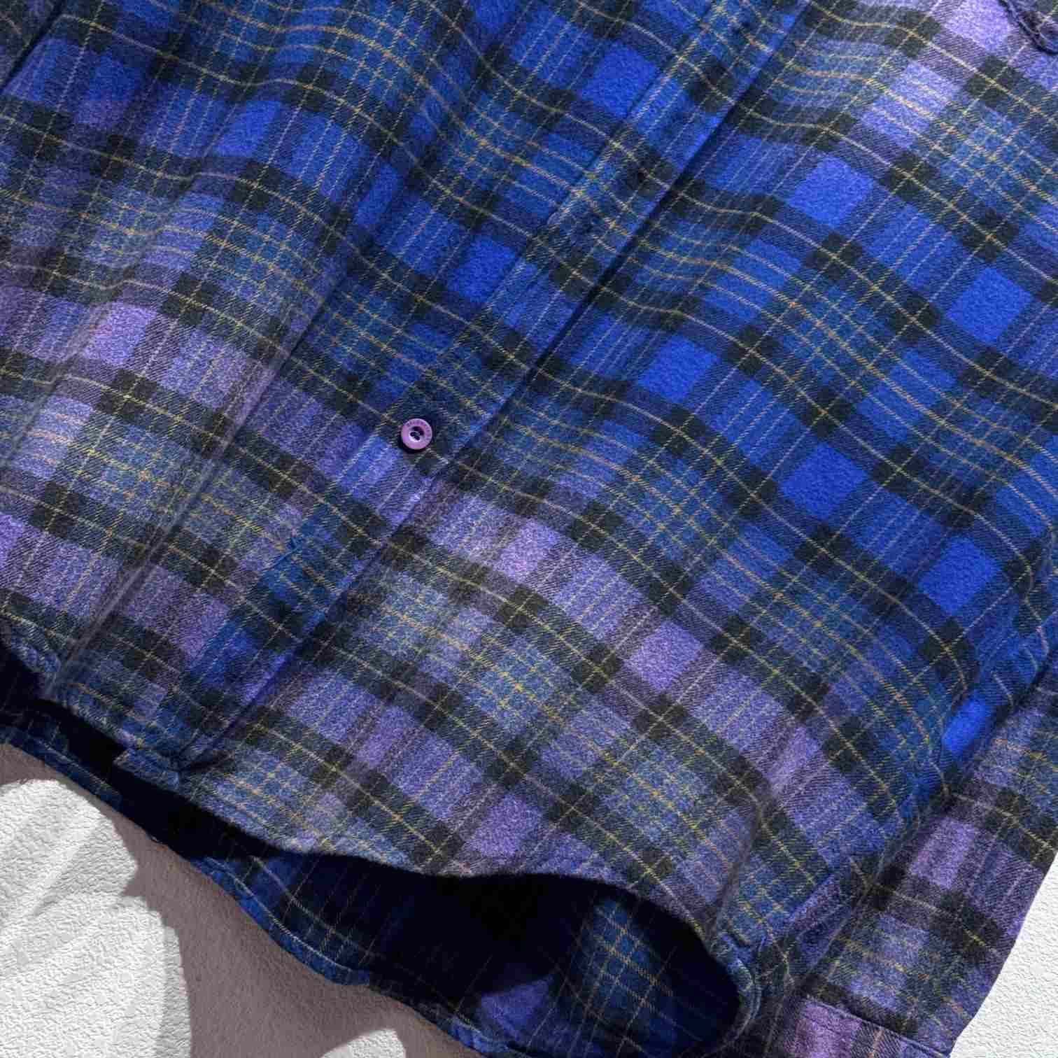 Balenciaga Men's Shirt Large Fit - FashionPlug