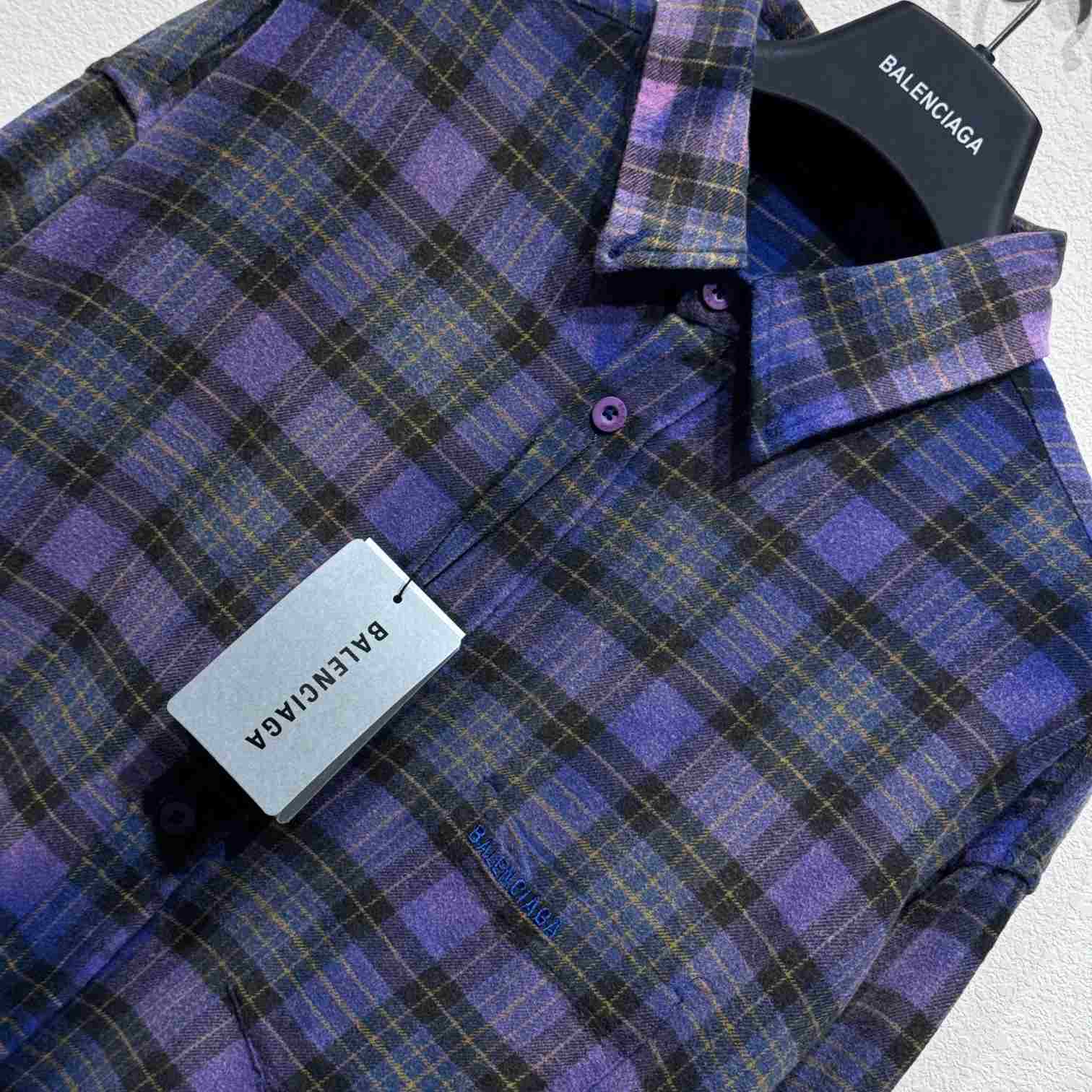 Balenciaga Men's Shirt Large Fit - FashionPlug