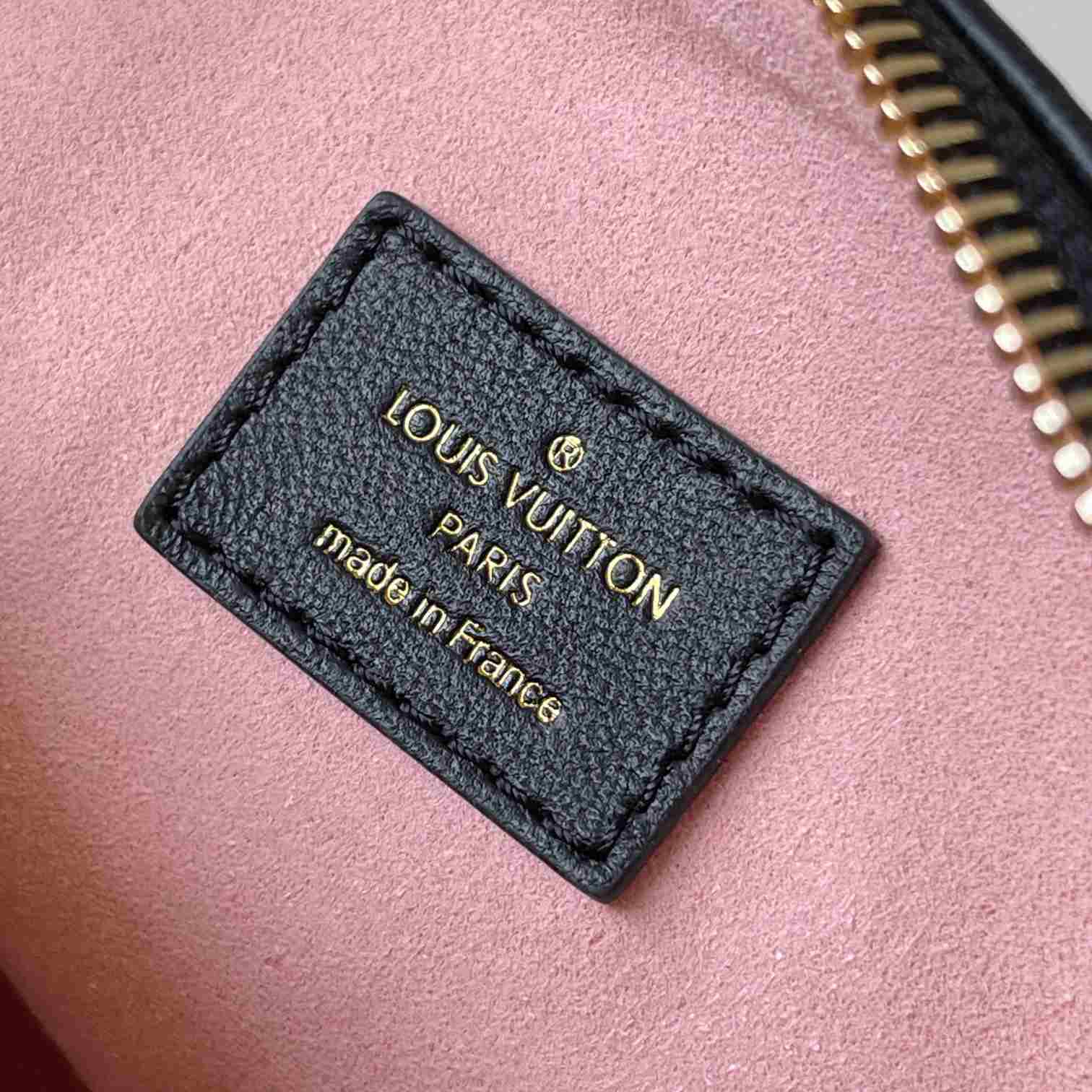 Louis Vuitton Coussin Hobo MM  M12068 - FashionPlug