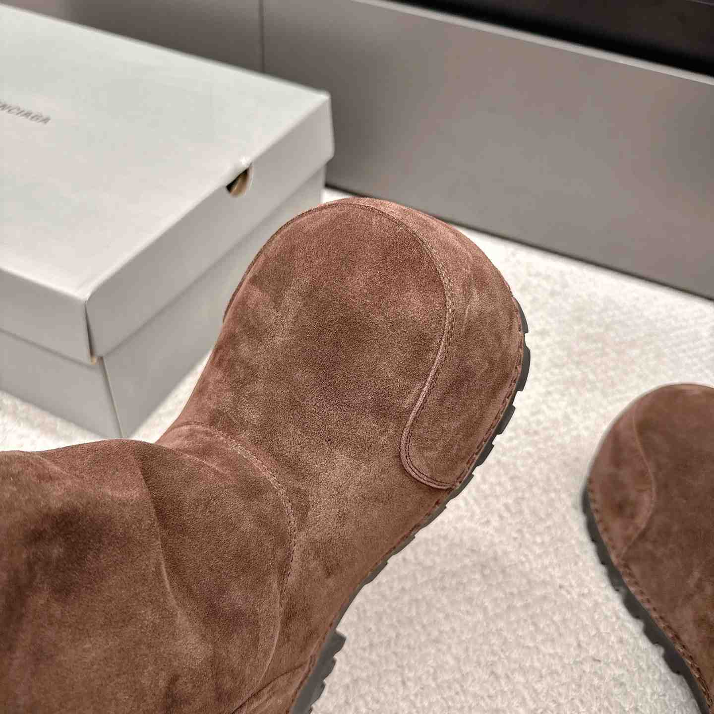 Balenciaga High Boot - FashionPlug