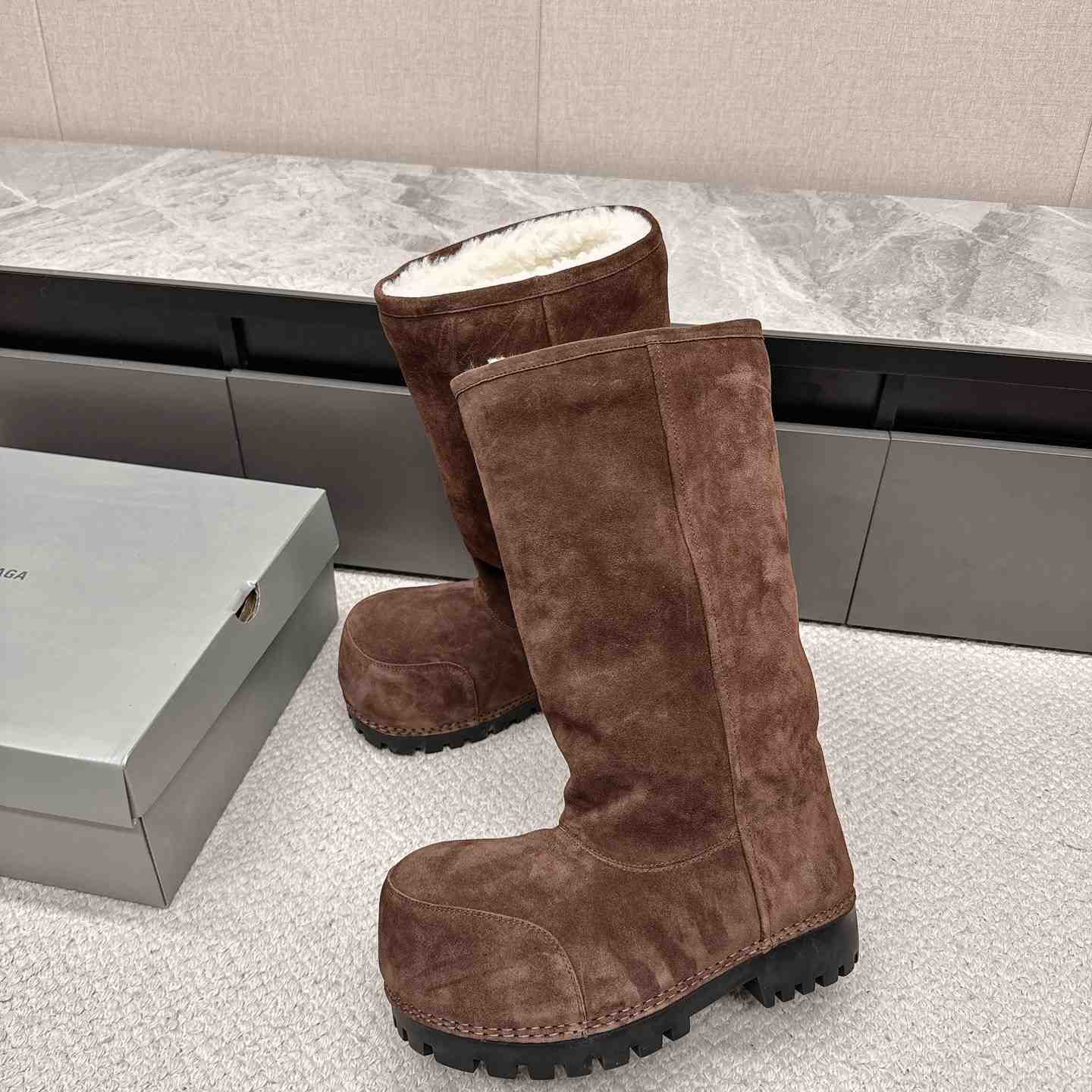 Balenciaga High Boot - FashionPlug