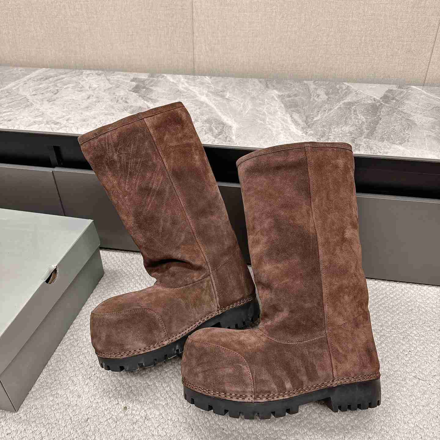 Balenciaga High Boot - FashionPlug