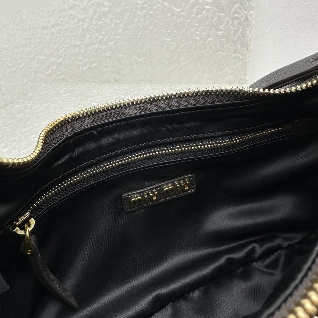 Miu Miu Nappa Leather Pocket Bag (21-12-6cm) - FashionPlug