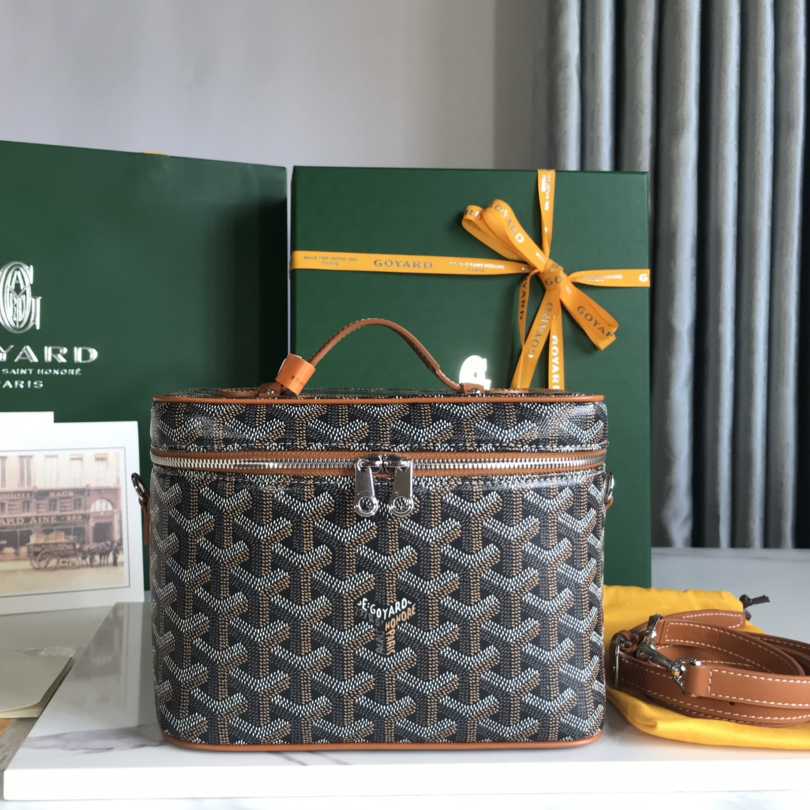 Goyard Muse Vanity Case - FashionPlug