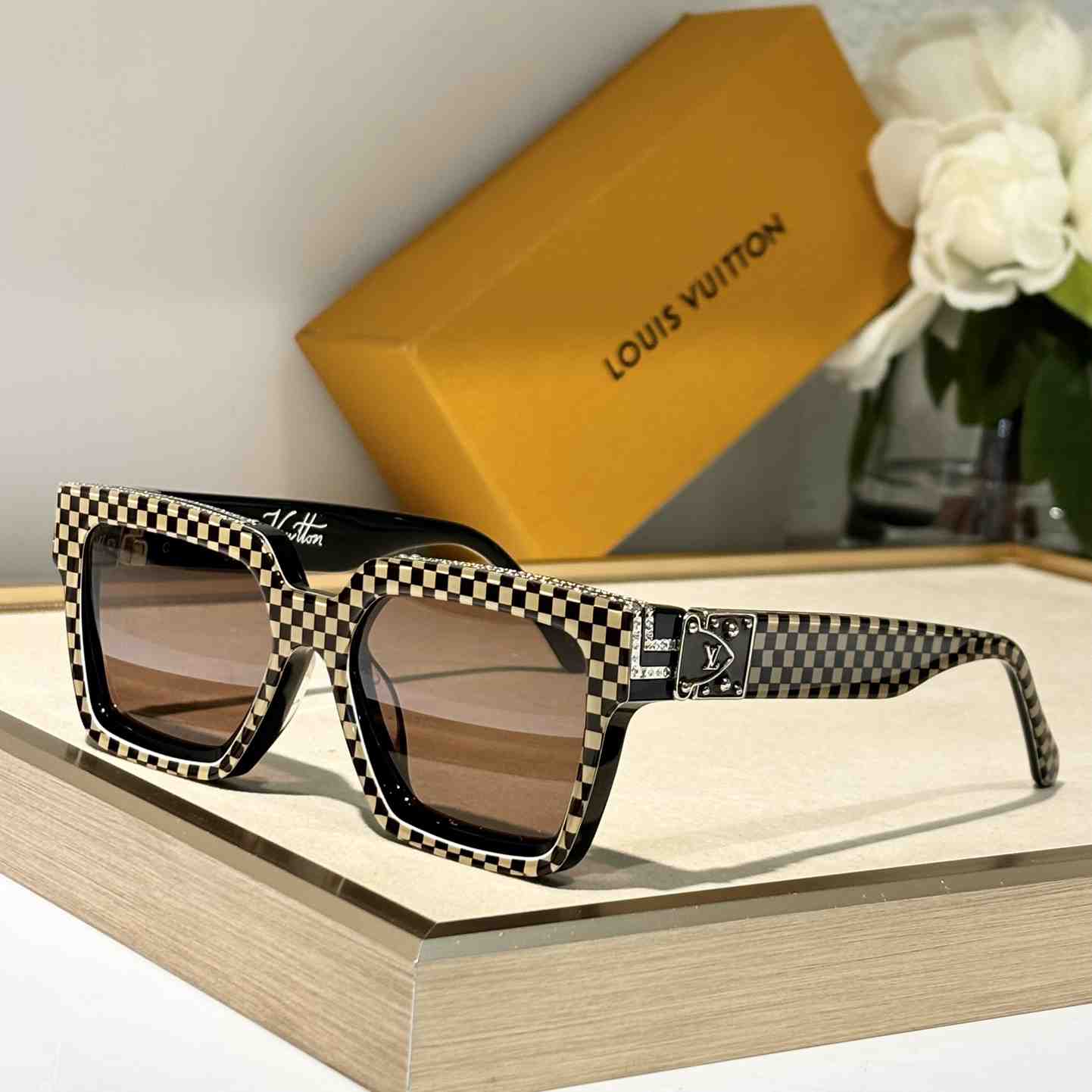 Louis Vuitton 1.1 Millionaires Damier Pop Sunglasses  Z2394W - FashionPlug