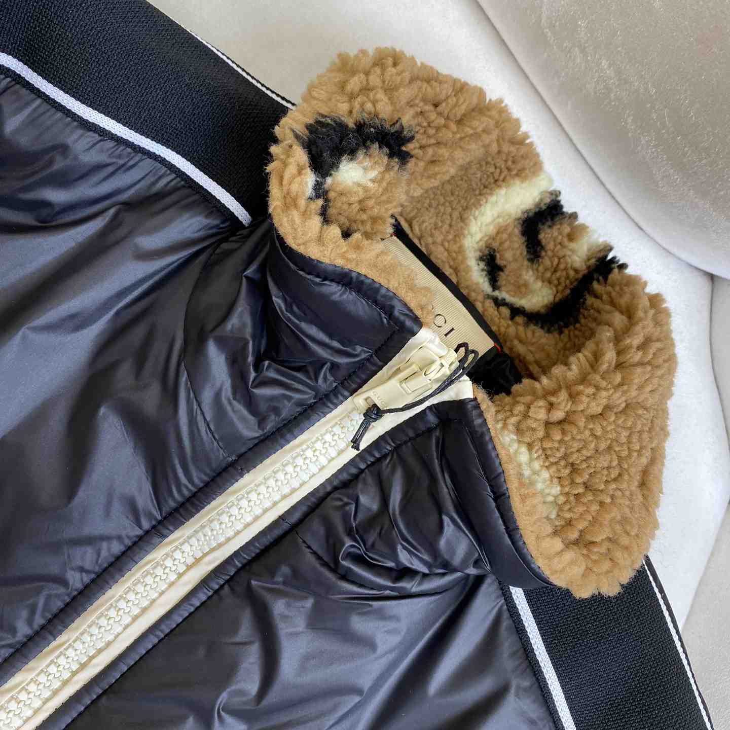 Gucci GG Wool Fleece Jacquard Zip Jacket - FashionPlug