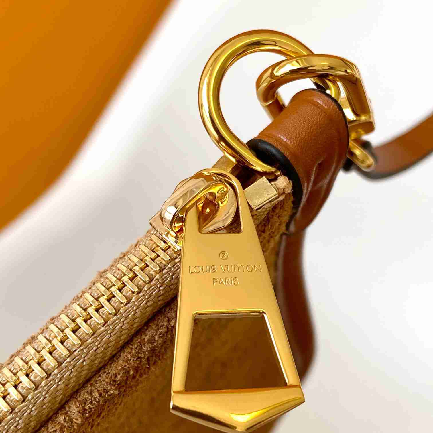 Louis Vuitton CarryAll PM  M11843 - FashionPlug