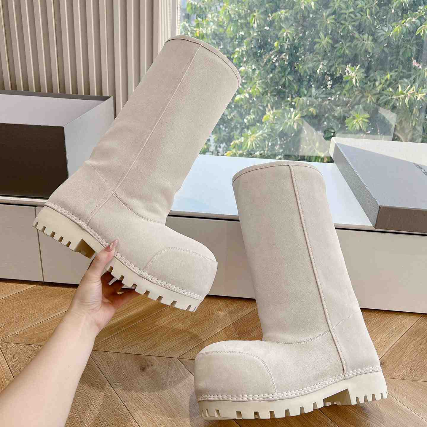 Balenciaga High Boot - FashionPlug