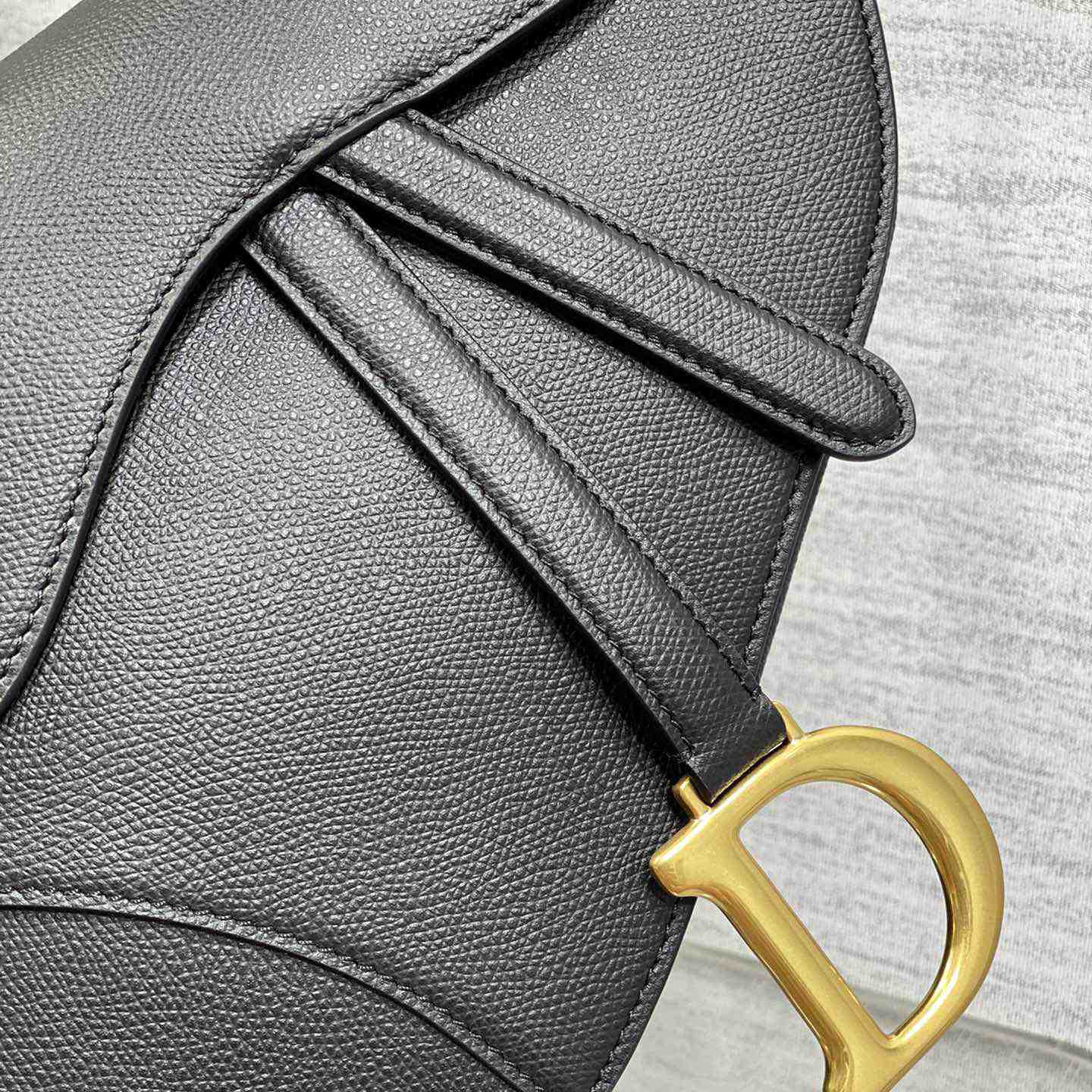 Dior Saddle Bag    24×6×18cm - FashionPlug