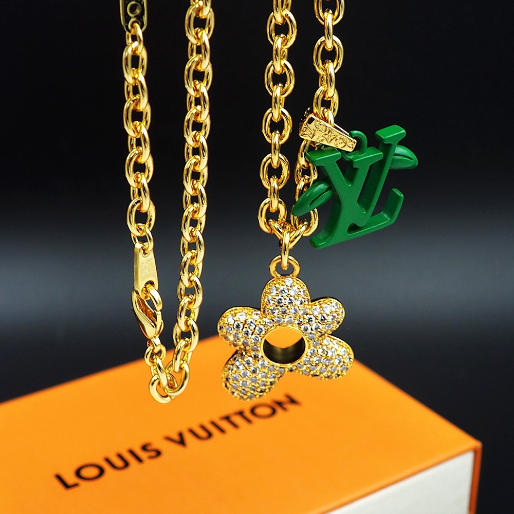 Louis Vuitton LV Blooming Pendant   M01867 - FashionPlug