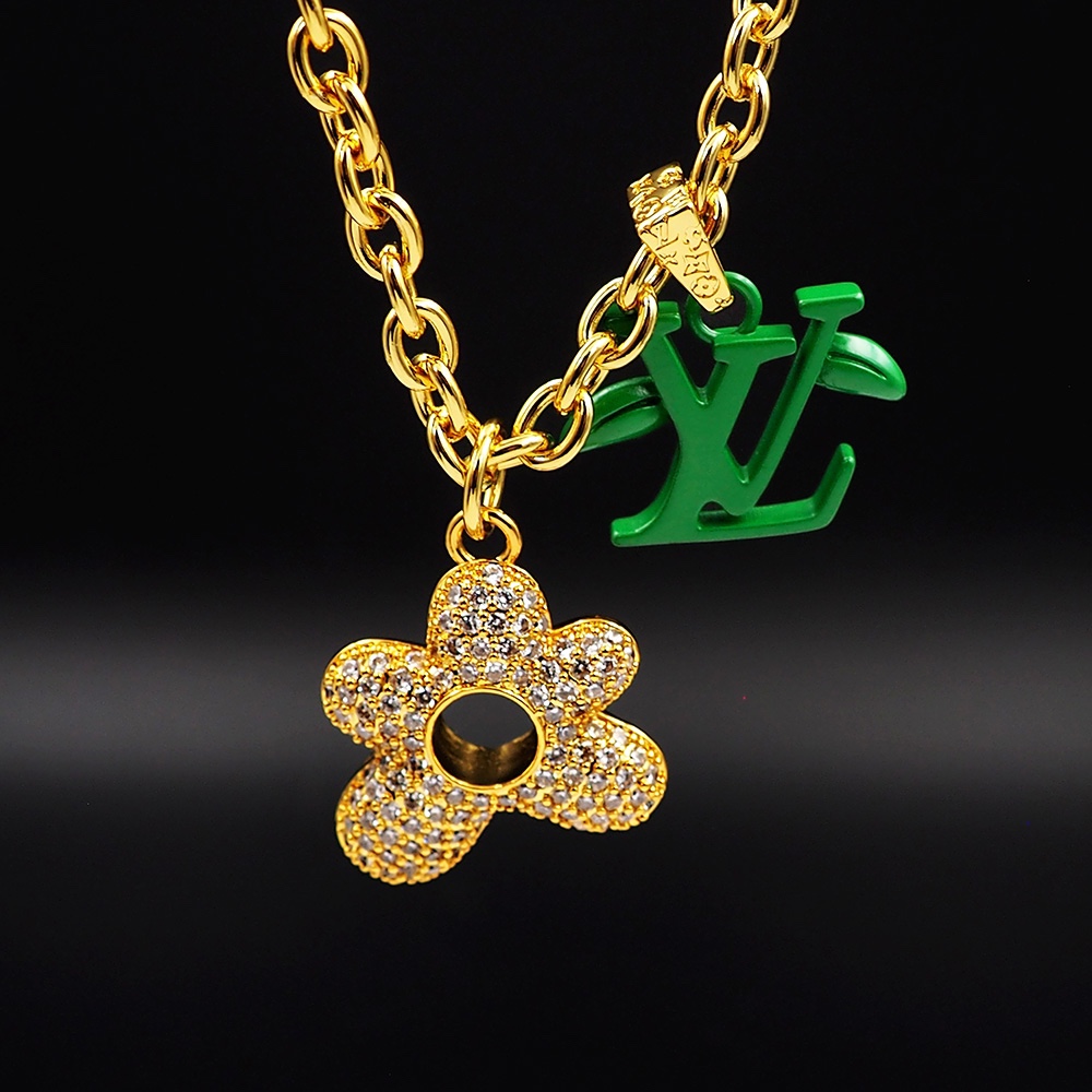 Louis Vuitton LV Blooming Pendant   M01867 - FashionPlug