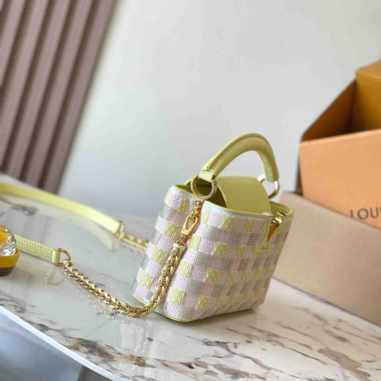 Louis Vuitton Capucines Mini  M24809 - FashionPlug