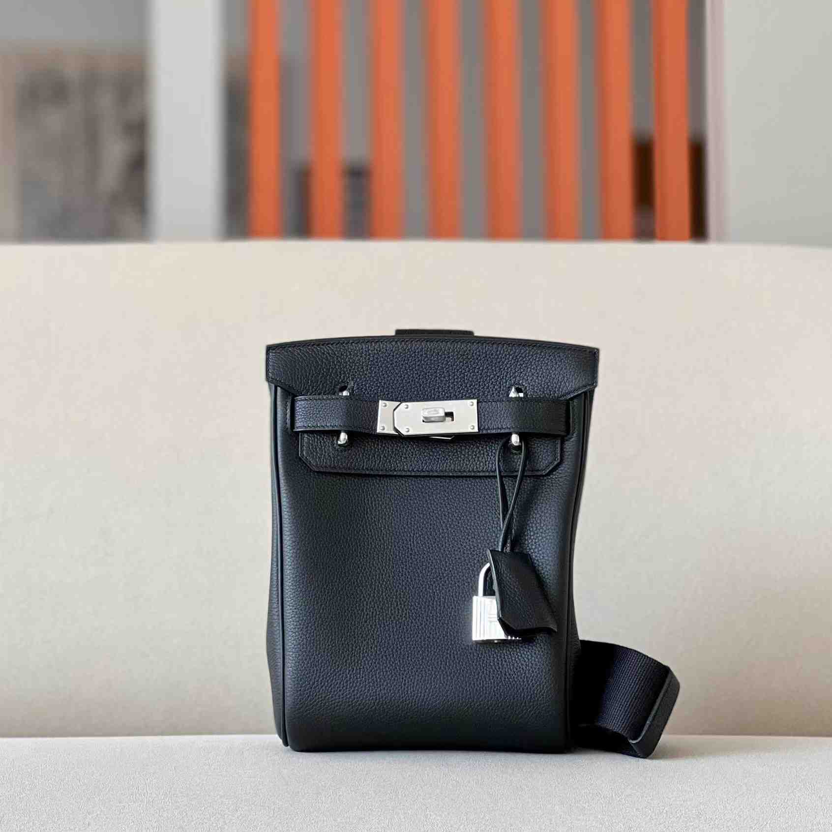 Hermès Kelly Akkad Belt Bag  8X8X25.5cm - FashionPlug