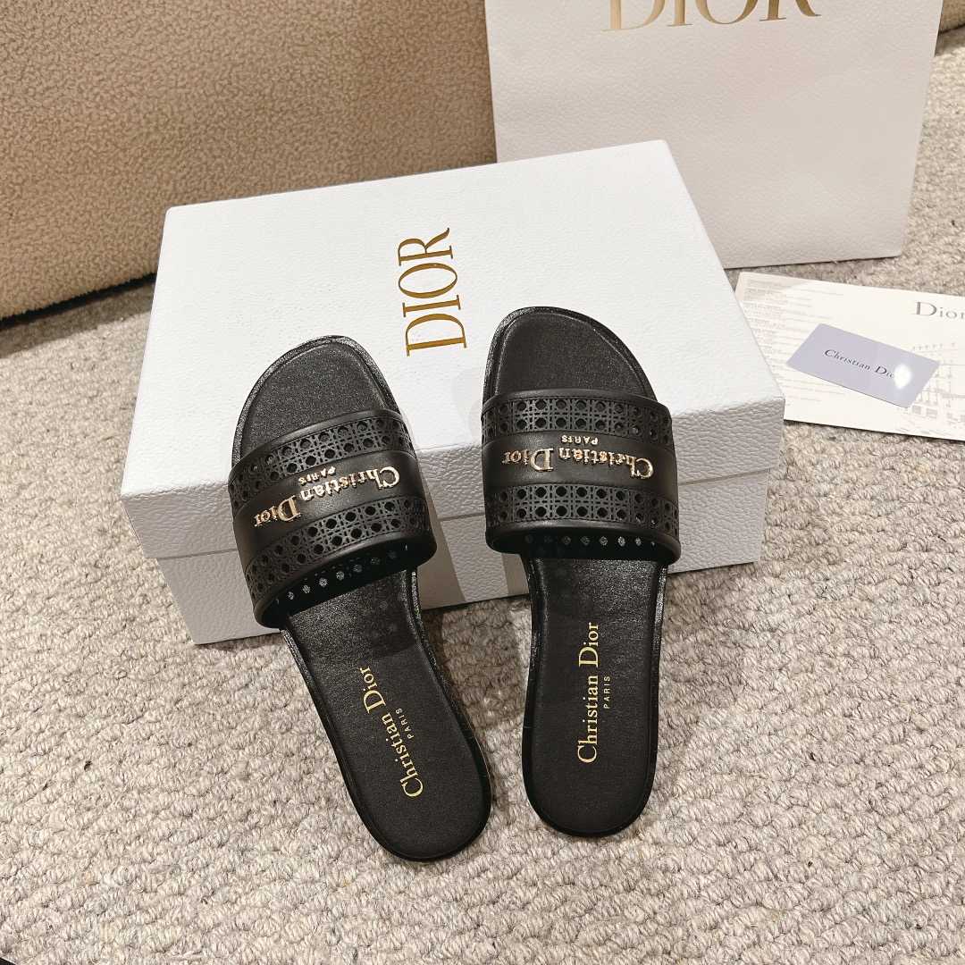 Dior D-Lane Slide  - FashionPlug