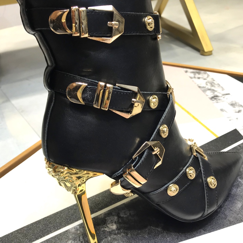 Balmain Leather Ankle Boots - FashionPlug