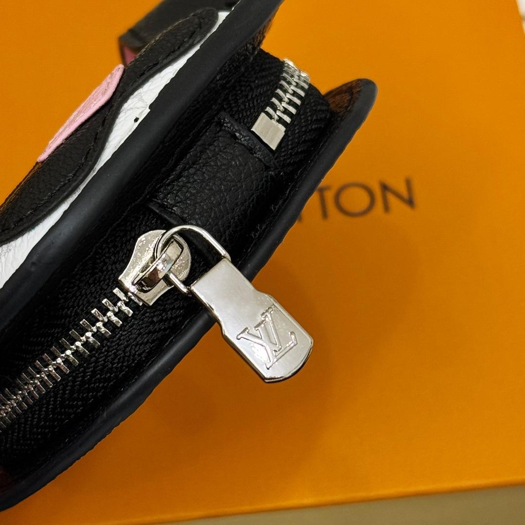 Louis Vuitton 57th Street NYC LV Dog Bag Charm  M02272 - FashionPlug