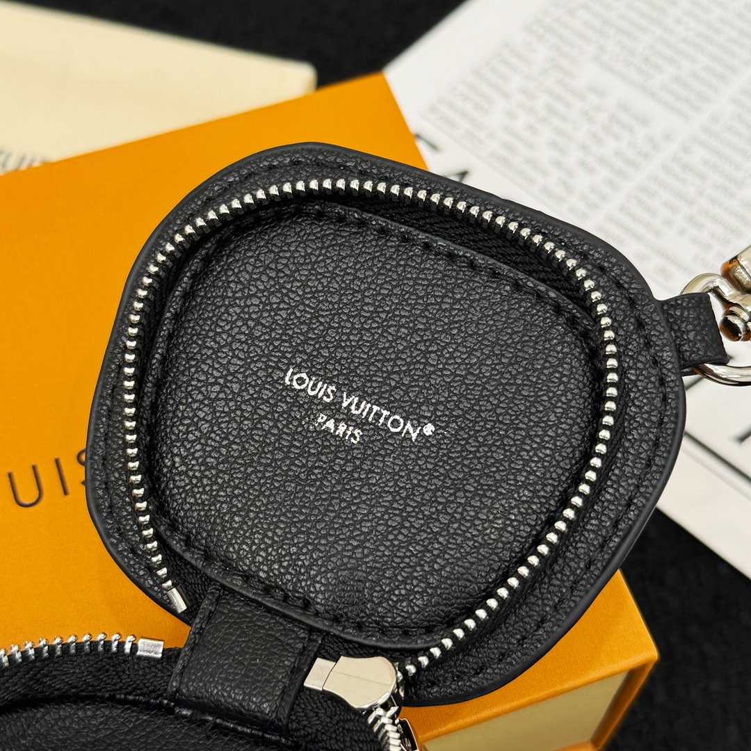 Louis Vuitton 57th Street NYC LV Dog Bag Charm  M02272 - FashionPlug