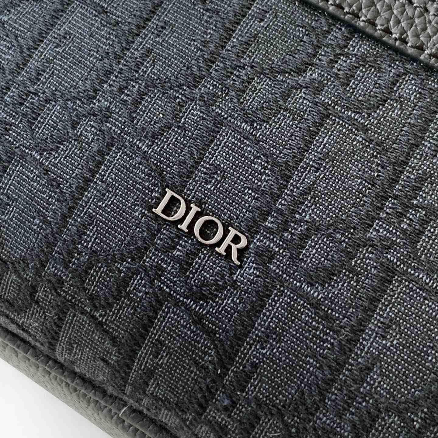 Dior Rider 2.0 Zipped Messenger Bag  - FashionPlug