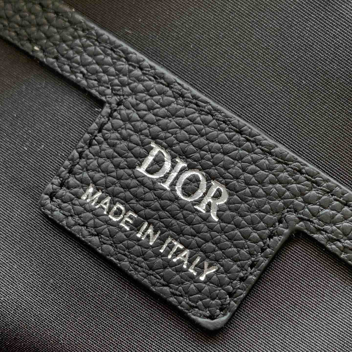 Dior Rider 2.0 Zipped Messenger Bag  - FashionPlug
