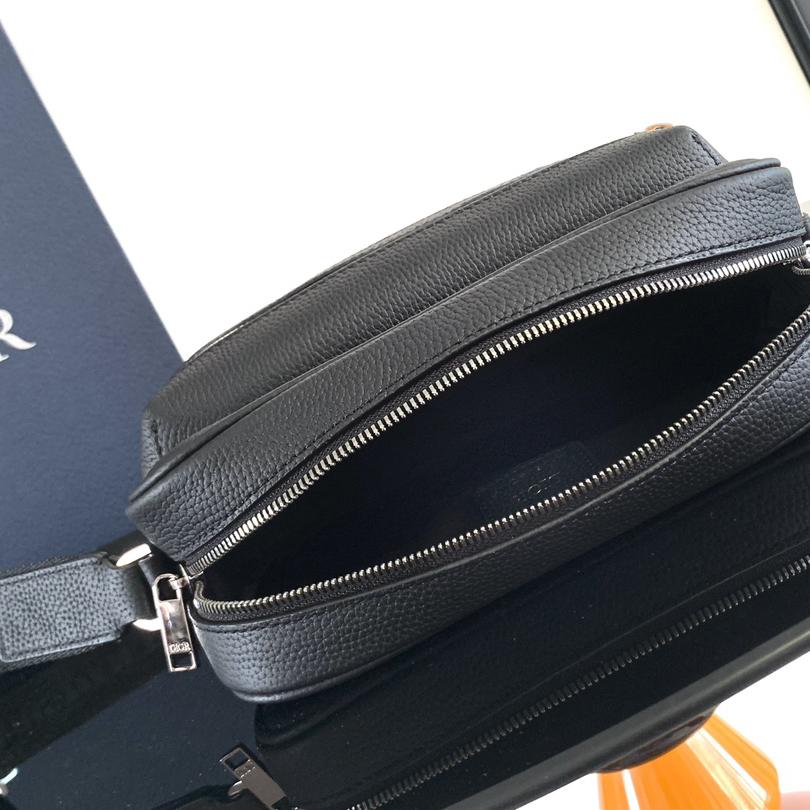 Dior Rider 2.0 Zipped Messenger Bag  - FashionPlug
