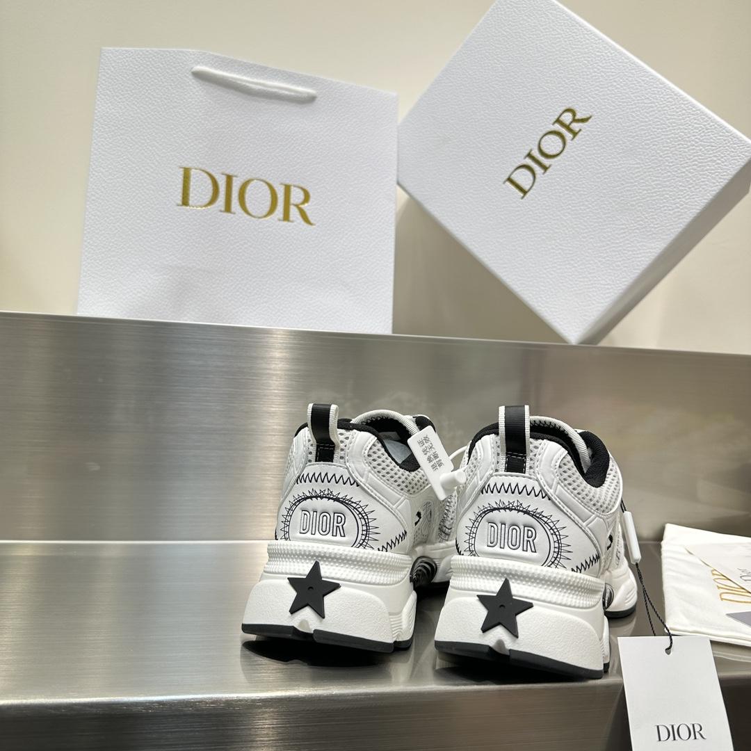 Dior Chrono Sneaker   - FashionPlug