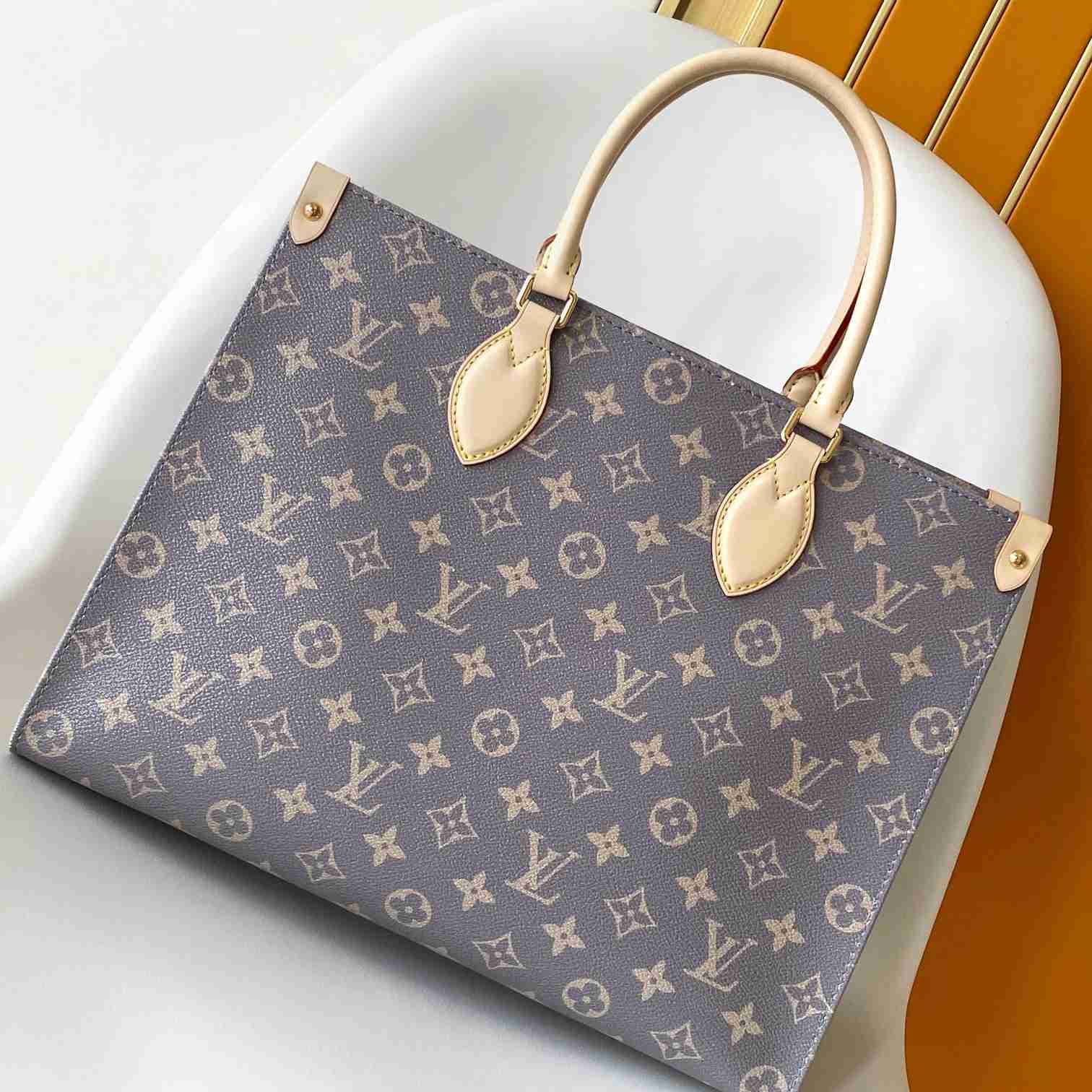 Louis Vuitton OnTheGo MM   M12415 - FashionPlug