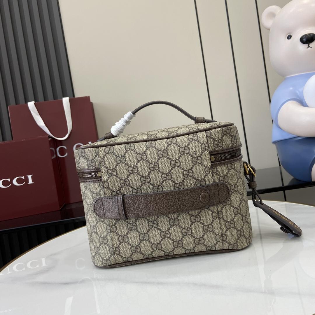 Gucci Porter Medium Travel Bag - FashionPlug