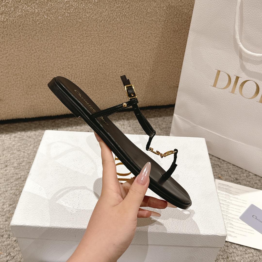 Dior C'est Dior Thong Sandal - FashionPlug