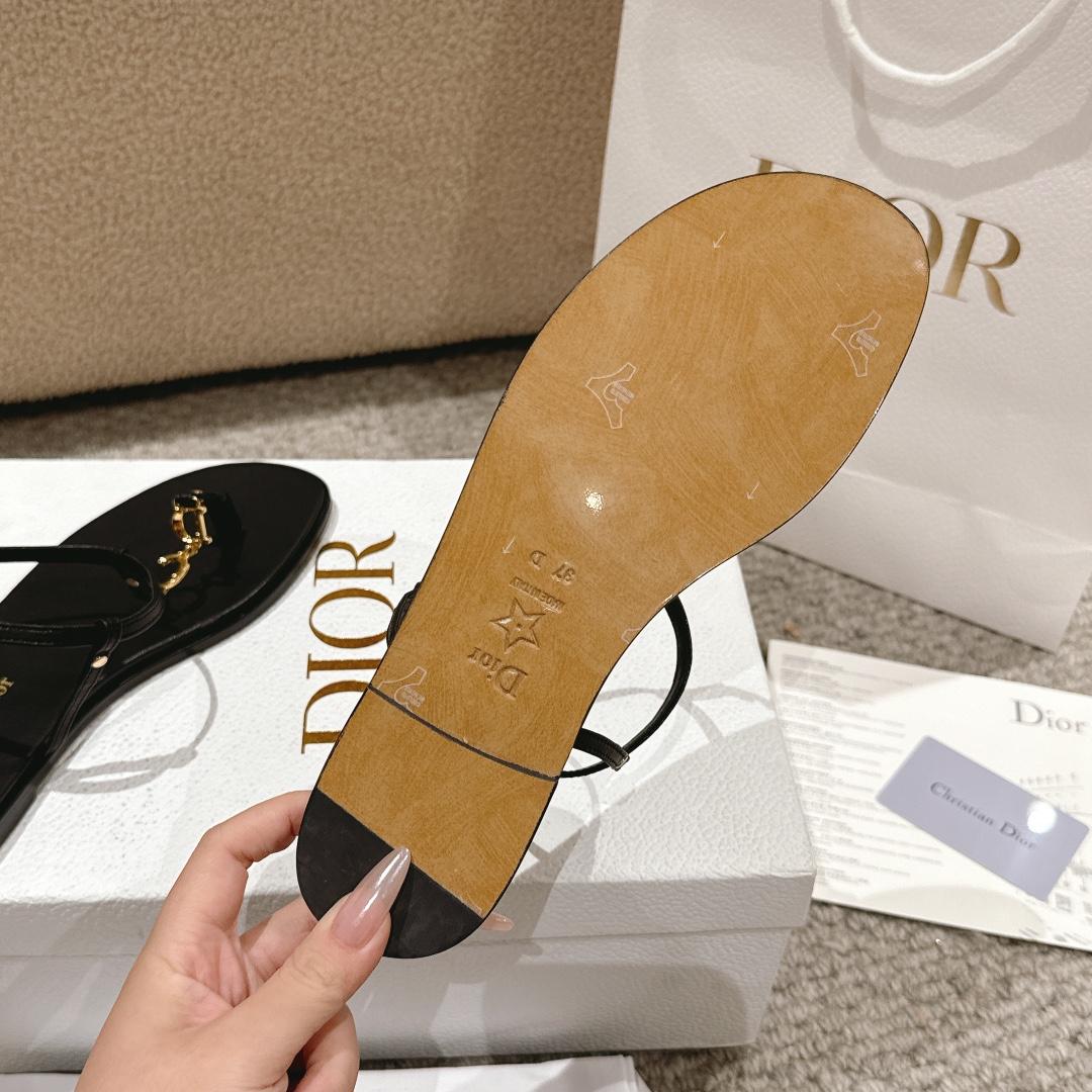 Dior C'est Dior Thong Sandal - FashionPlug