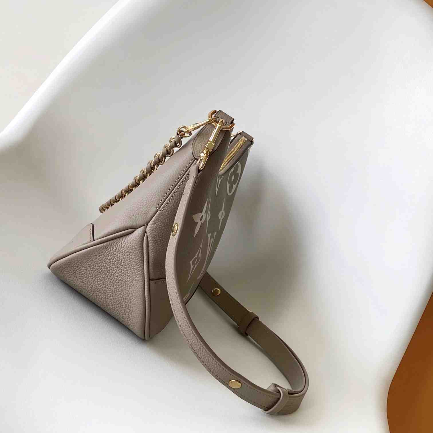 Louis Vuitton Boulogne  M13224 - FashionPlug