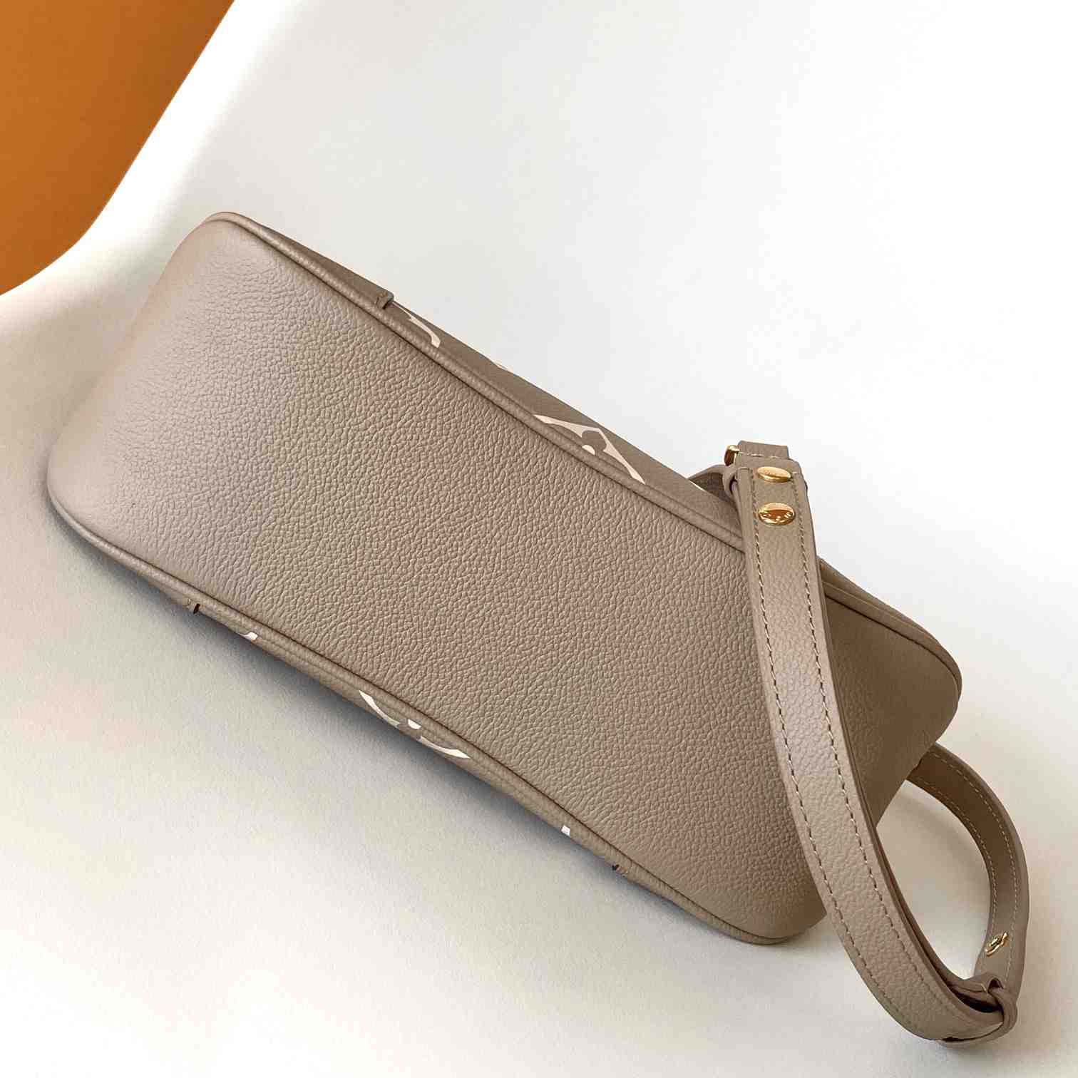 Louis Vuitton Boulogne  M13224 - FashionPlug