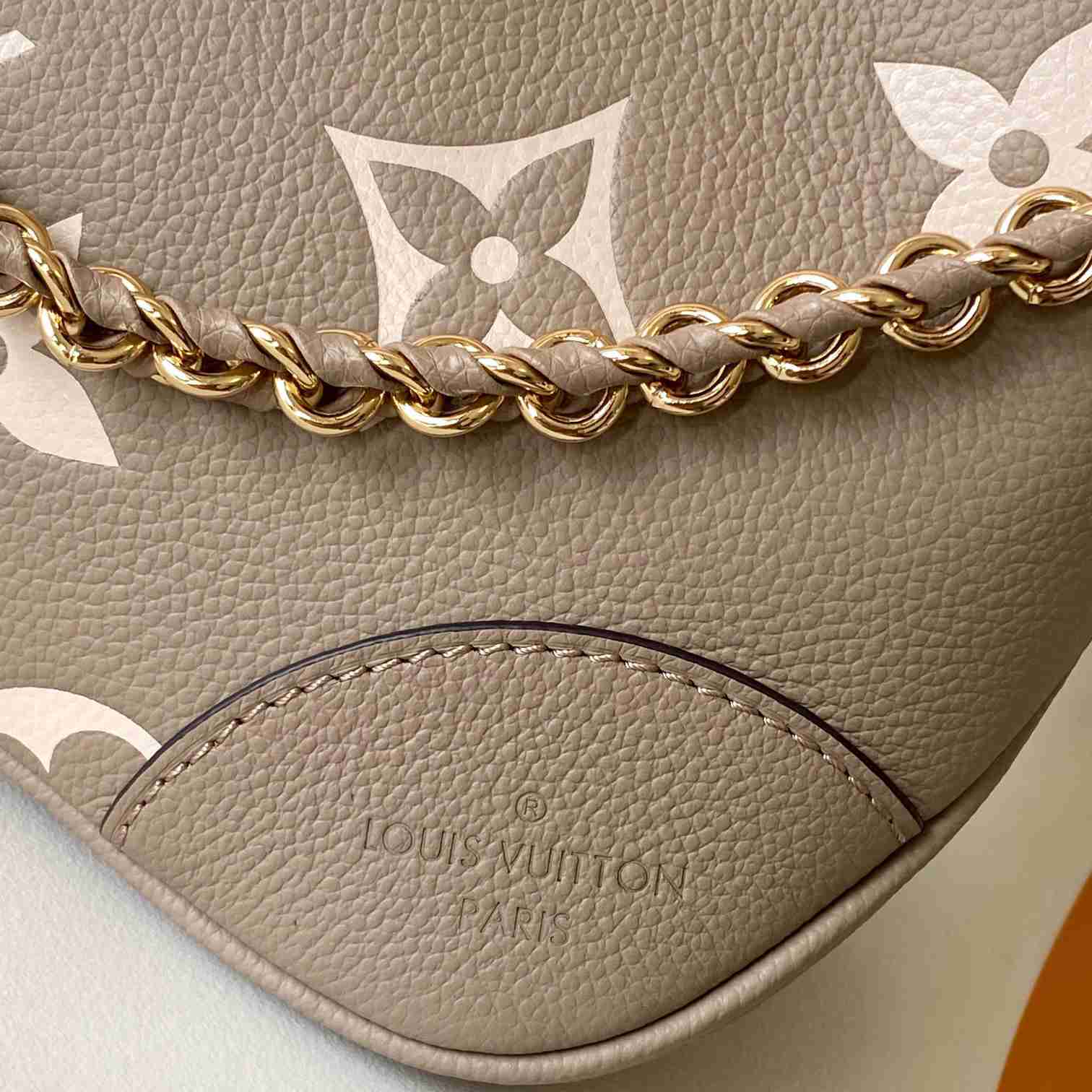 Louis Vuitton Boulogne  M13224 - FashionPlug