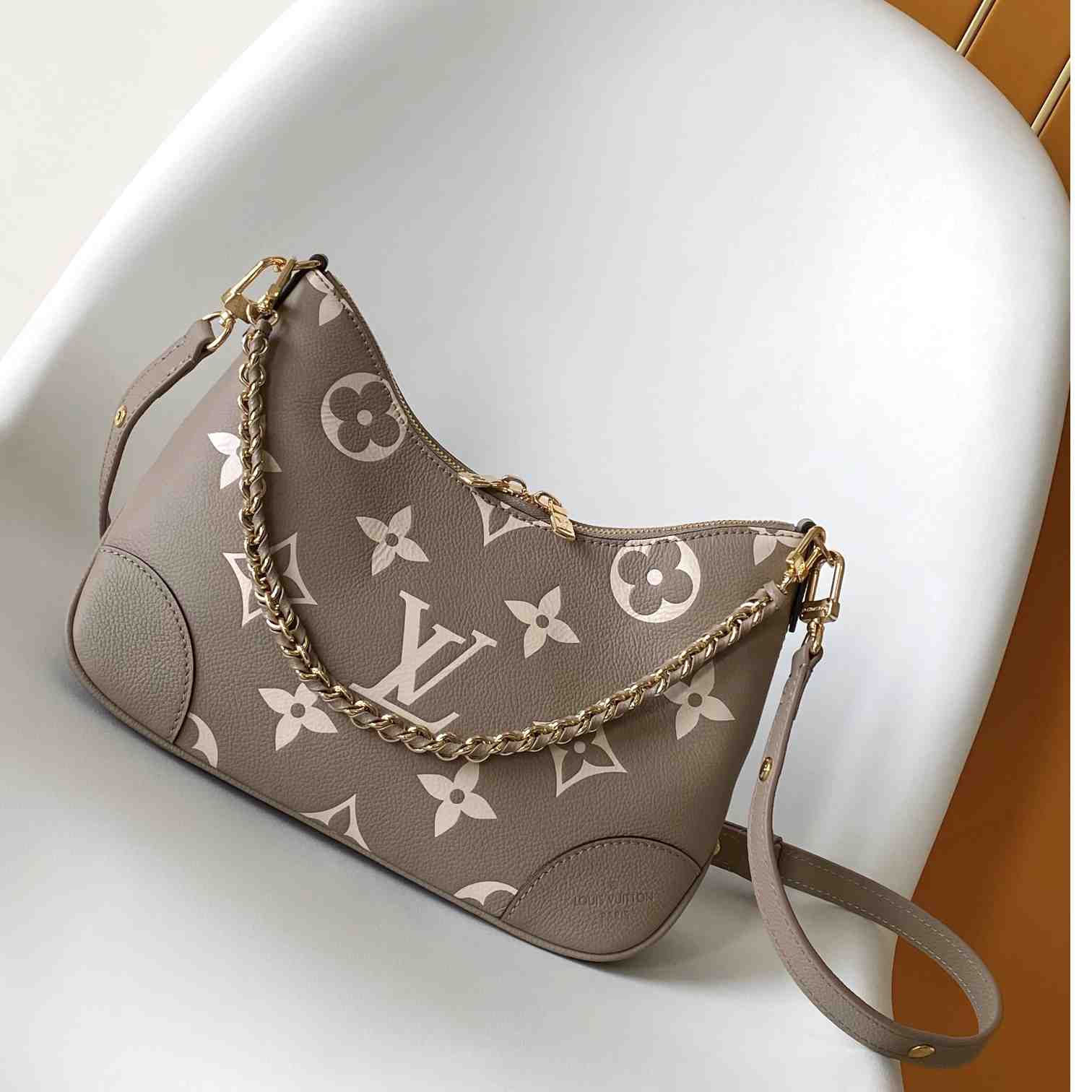 Louis Vuitton Boulogne  M13224 - FashionPlug