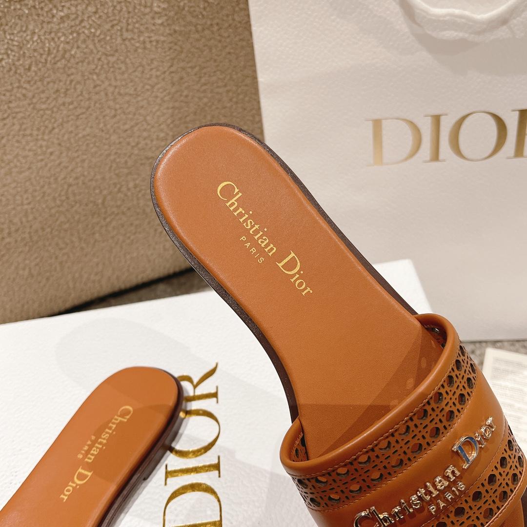 Dior Dway Slide  - FashionPlug