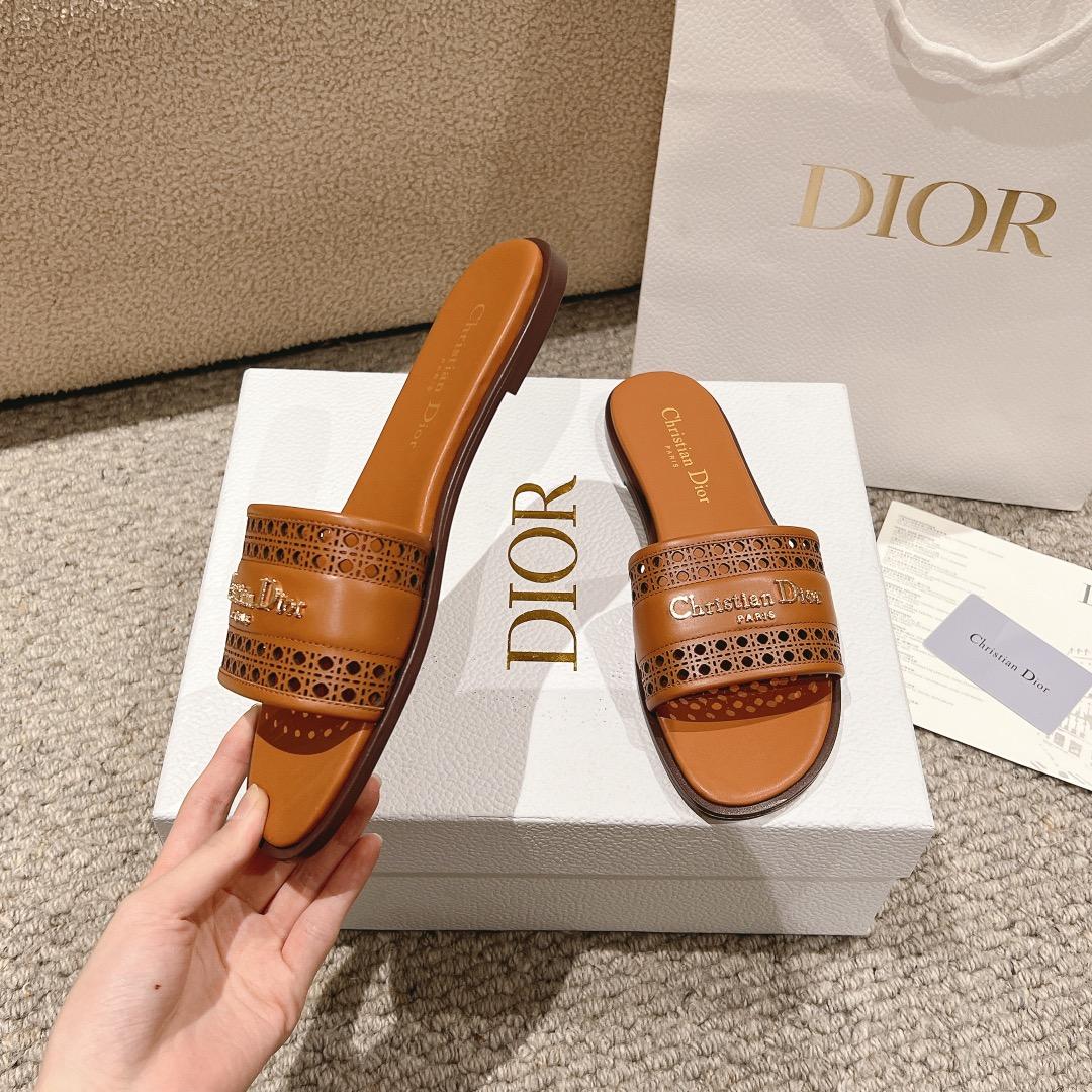 Dior Dway Slide  - FashionPlug