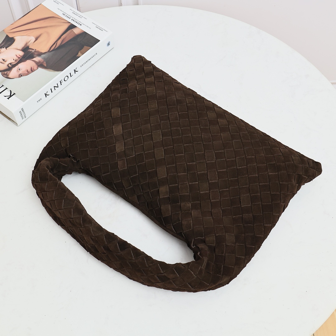 Bottega Veneta Hop  - FashionPlug