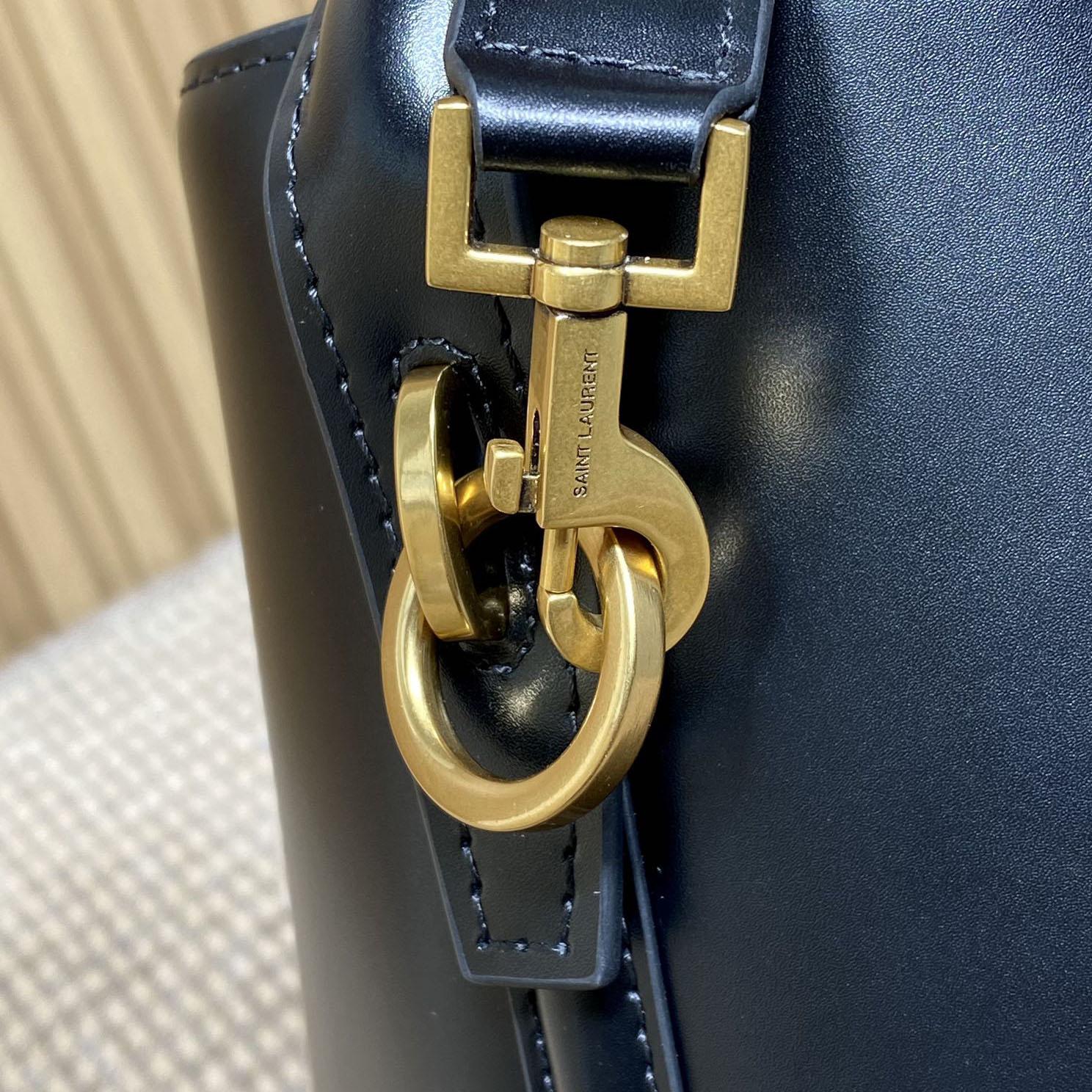 Saint Laurent Le 37 In Shiny Leather - FashionPlug