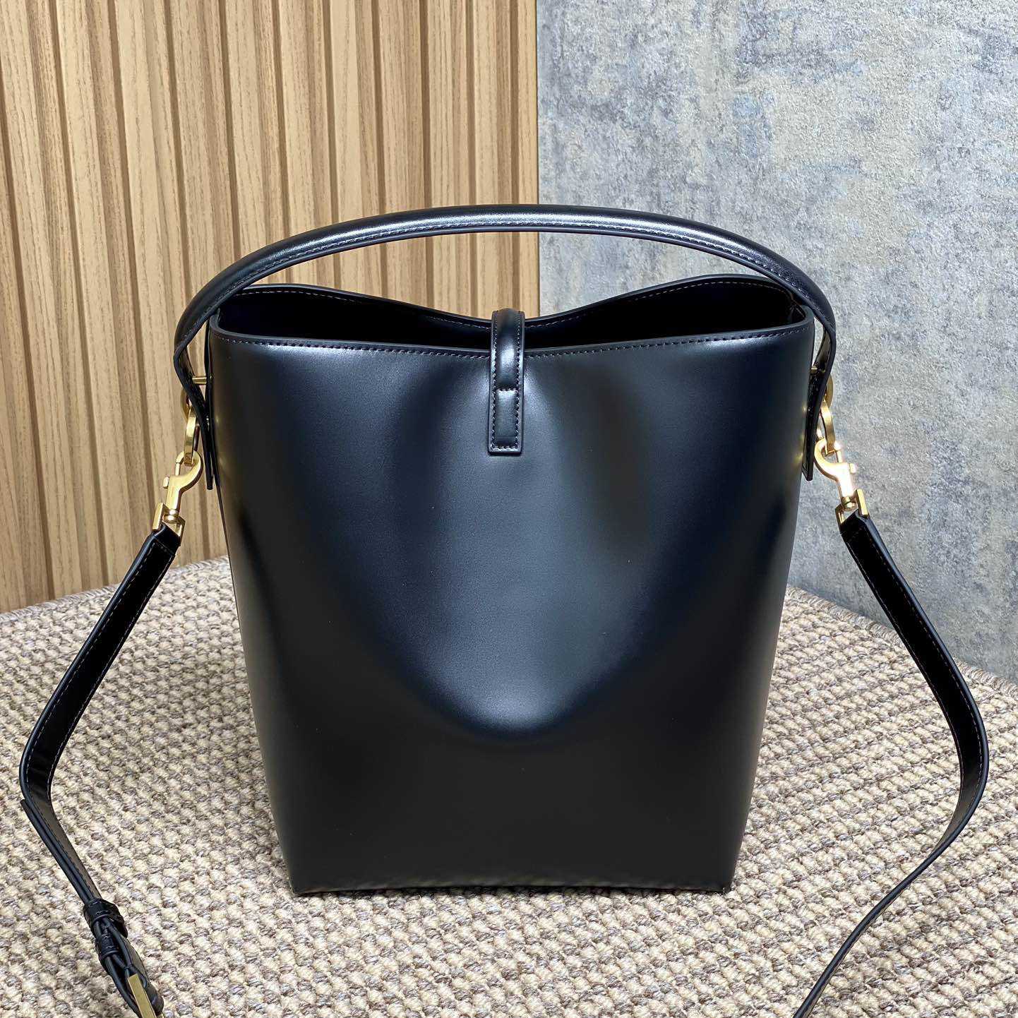 Saint Laurent Le 37 In Shiny Leather - FashionPlug