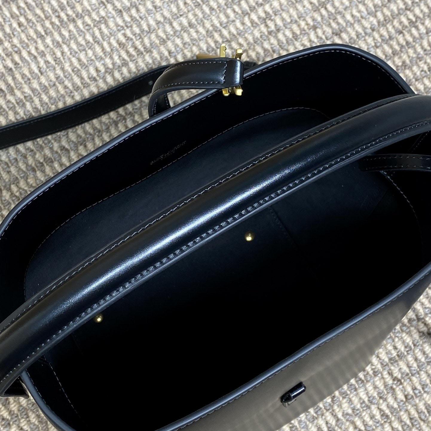 Saint Laurent Le 37 In Shiny Leather - FashionPlug