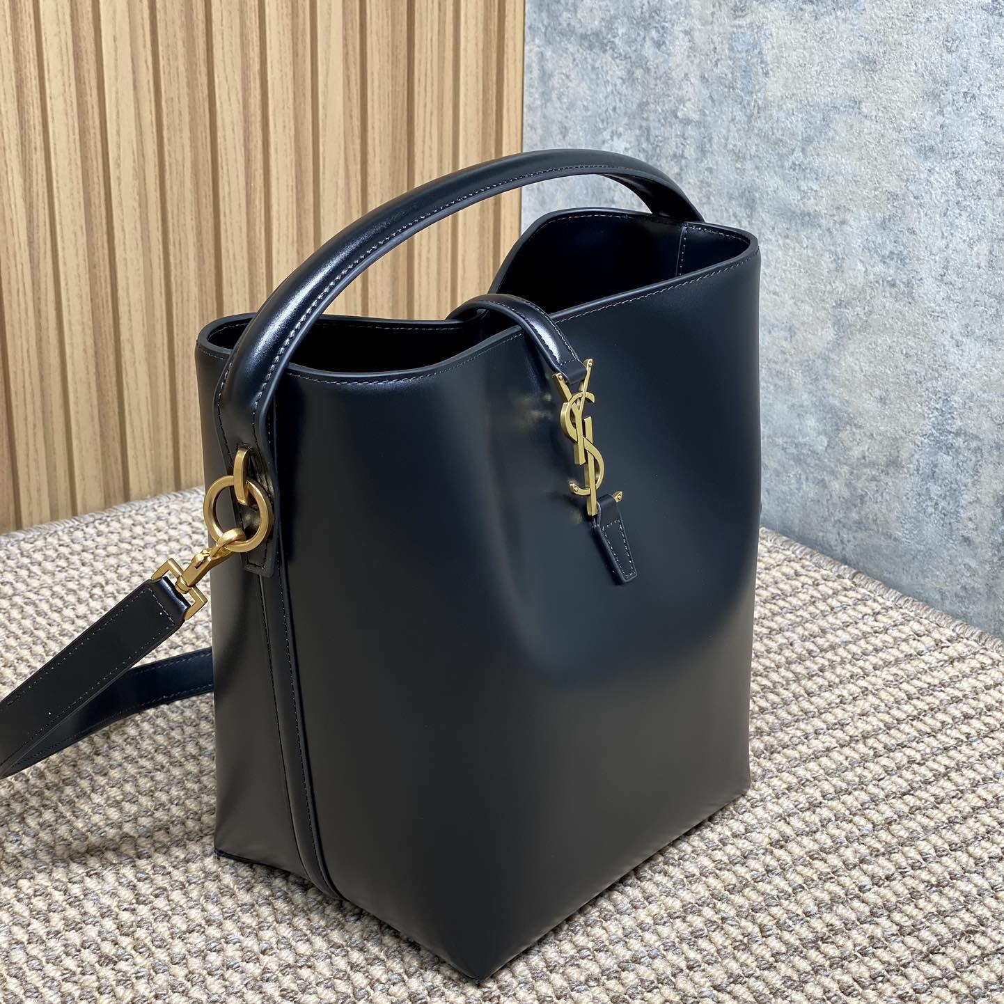 Saint Laurent Le 37 In Shiny Leather - FashionPlug