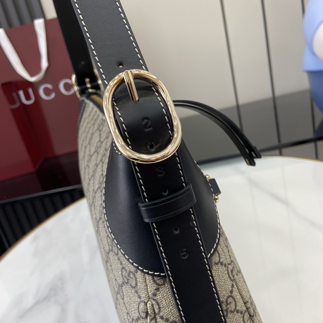 Gucci GG Emblem Medium Shoulder Bag - FashionPlug